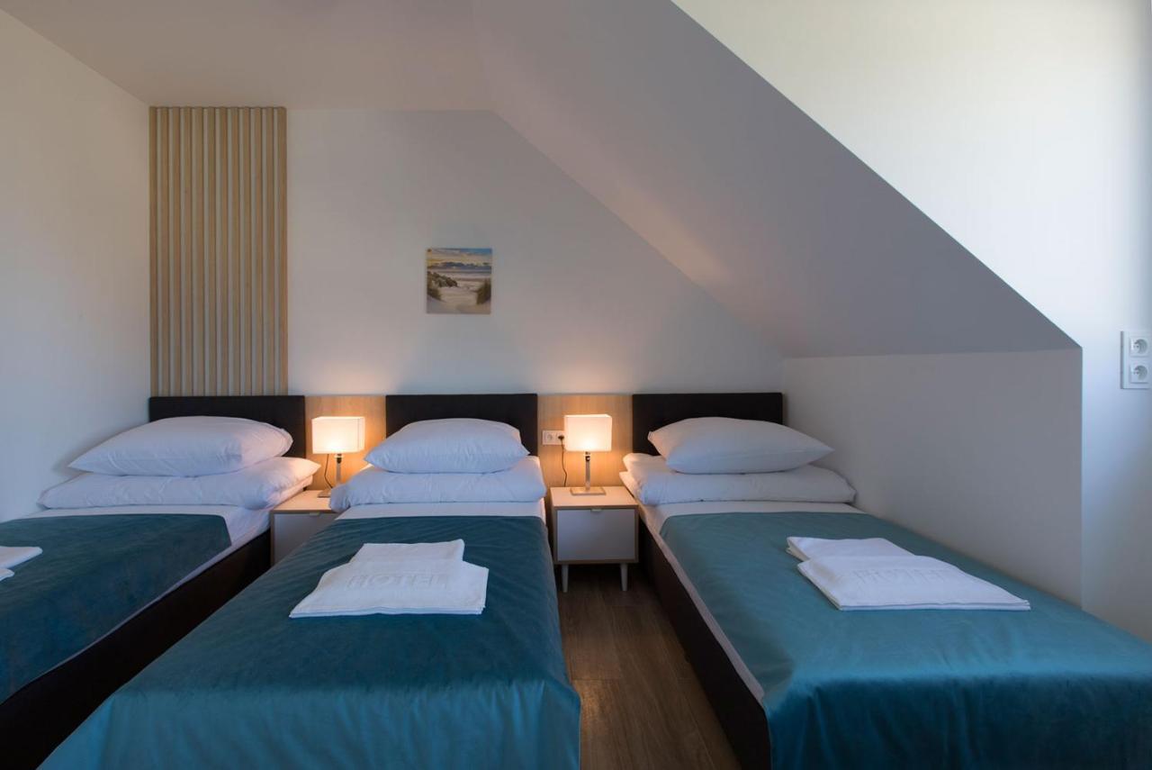 Willa Przy Porcie - Apartamenty Z Aneksami Kuchennymi Ustka Esterno foto