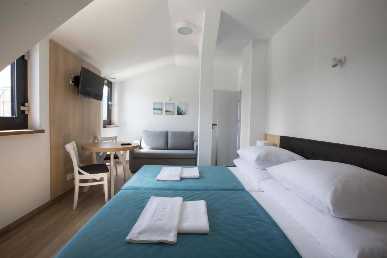 Willa Przy Porcie - Apartamenty Z Aneksami Kuchennymi Ustka Esterno foto