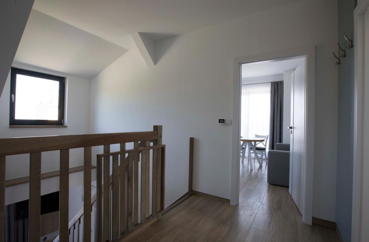 Willa Przy Porcie - Apartamenty Z Aneksami Kuchennymi Ustka Esterno foto