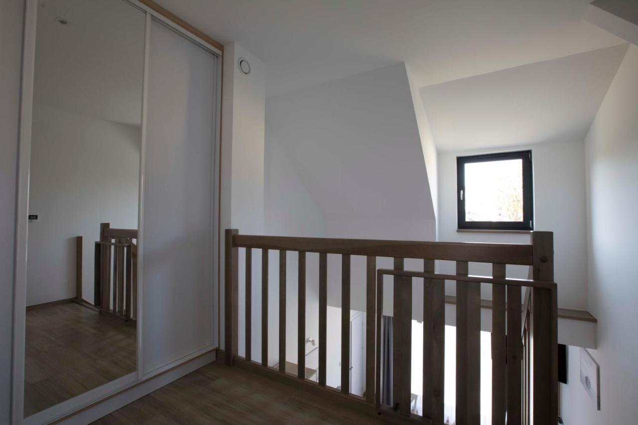 Willa Przy Porcie - Apartamenty Z Aneksami Kuchennymi Ustka Esterno foto