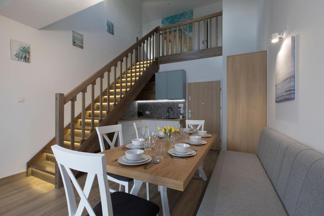 Willa Przy Porcie - Apartamenty Z Aneksami Kuchennymi Ustka Esterno foto
