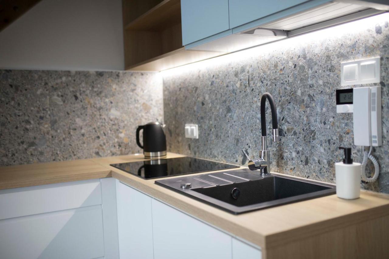 Willa Przy Porcie - Apartamenty Z Aneksami Kuchennymi Ustka Esterno foto