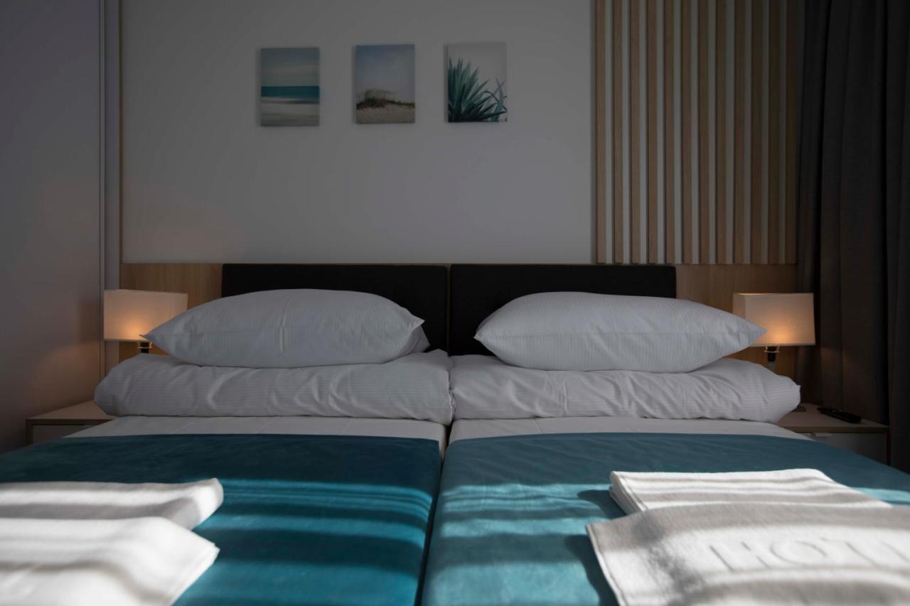 Willa Przy Porcie - Apartamenty Z Aneksami Kuchennymi Ustka Esterno foto