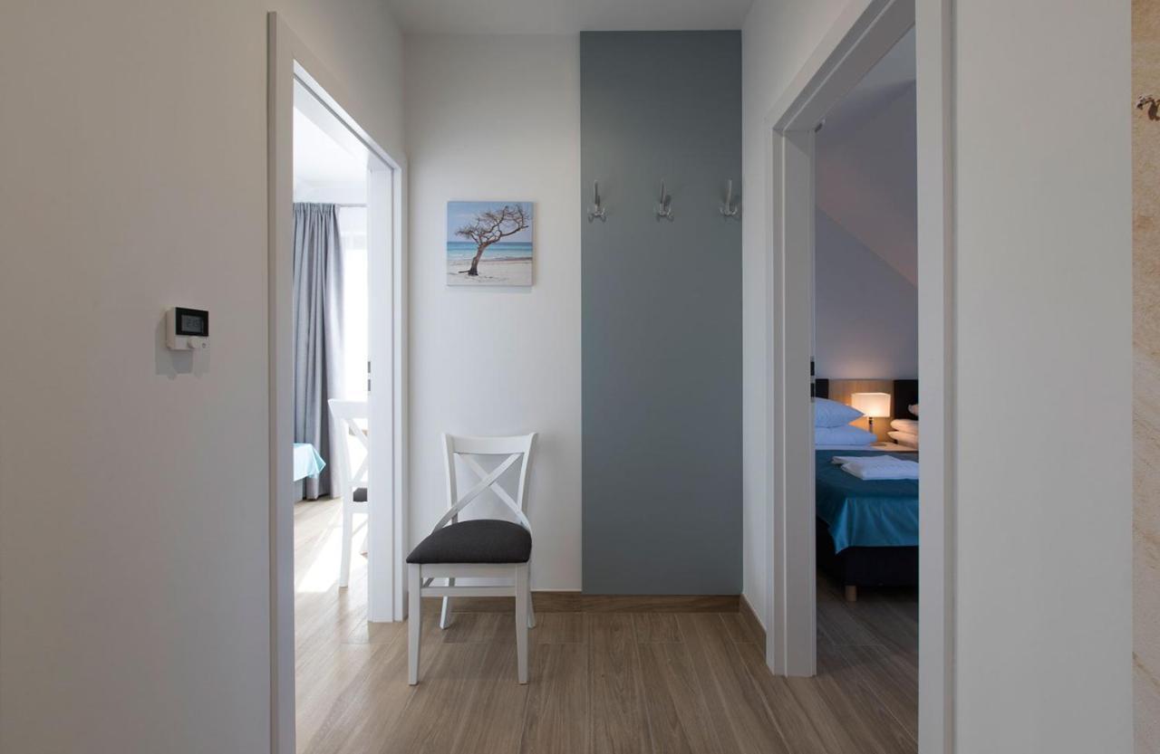 Willa Przy Porcie - Apartamenty Z Aneksami Kuchennymi Ustka Esterno foto