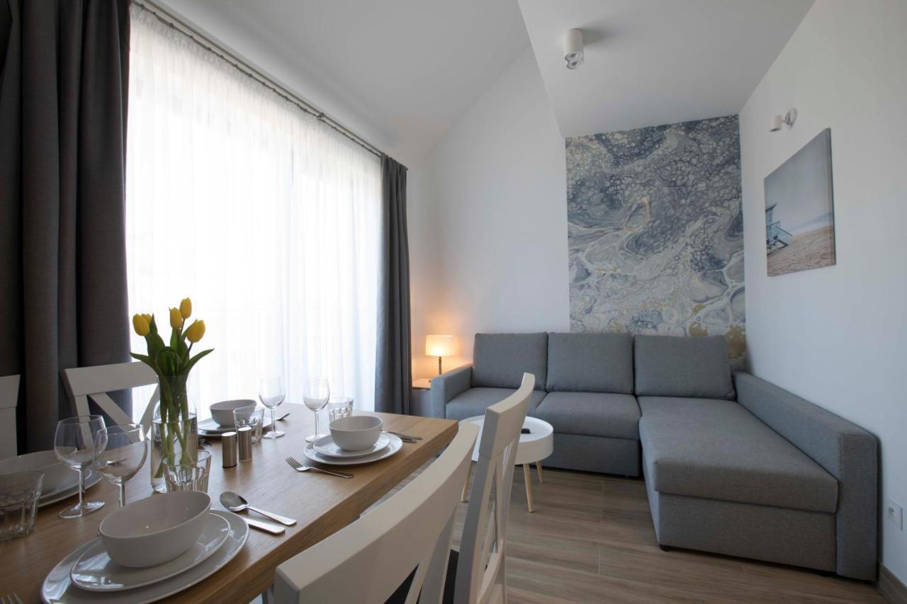 Willa Przy Porcie - Apartamenty Z Aneksami Kuchennymi Ustka Esterno foto