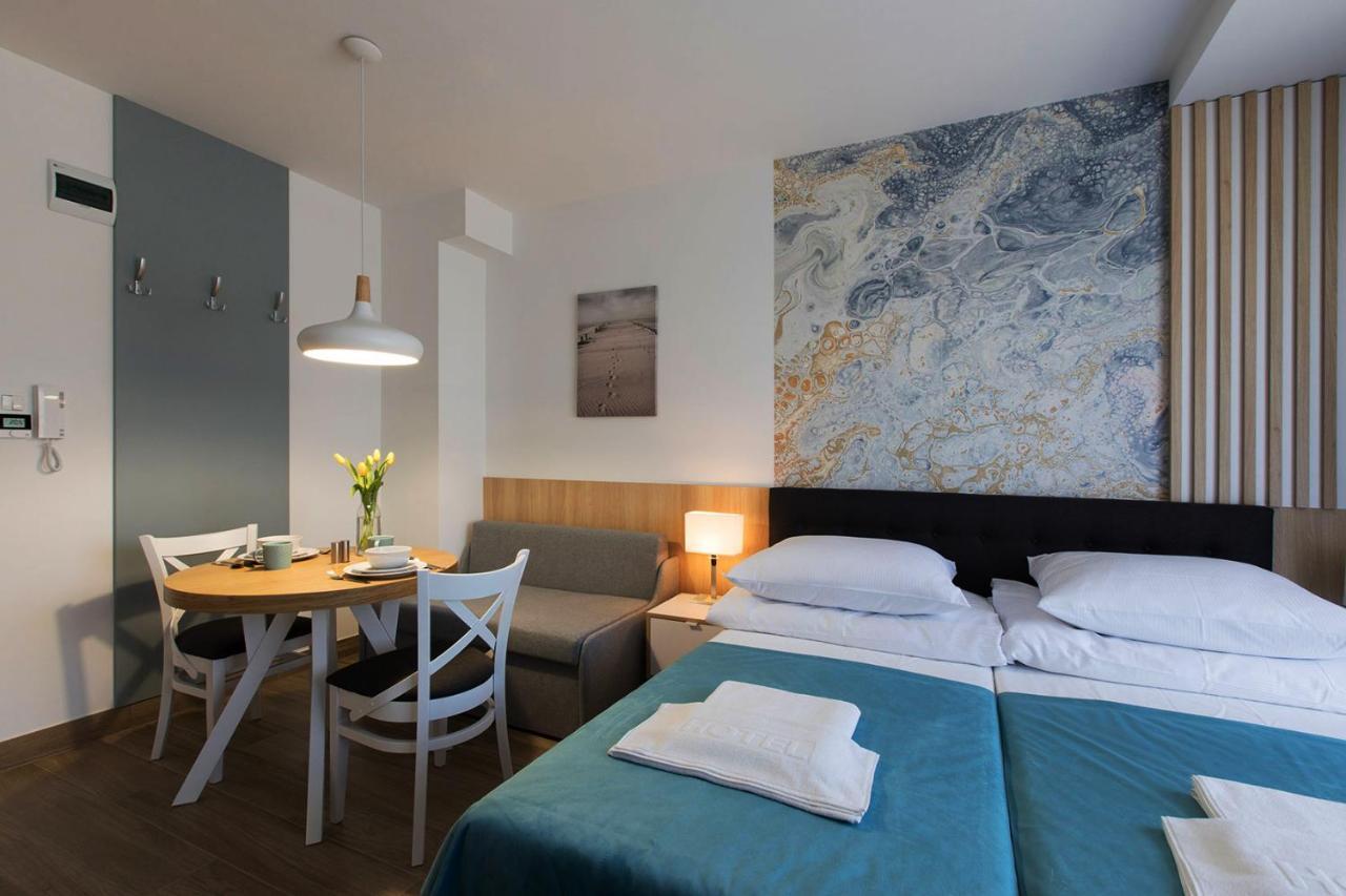 Willa Przy Porcie - Apartamenty Z Aneksami Kuchennymi Ustka Esterno foto