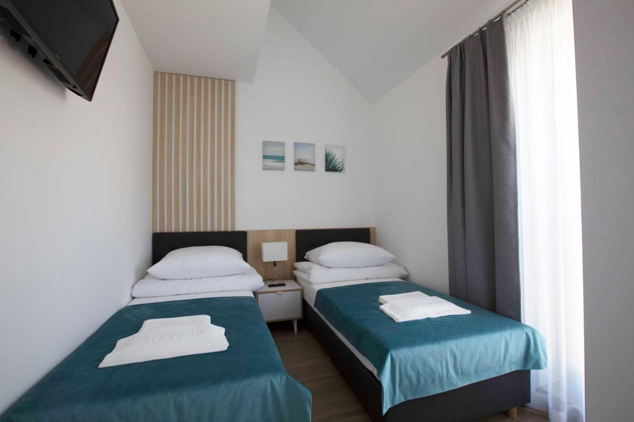 Willa Przy Porcie - Apartamenty Z Aneksami Kuchennymi Ustka Esterno foto