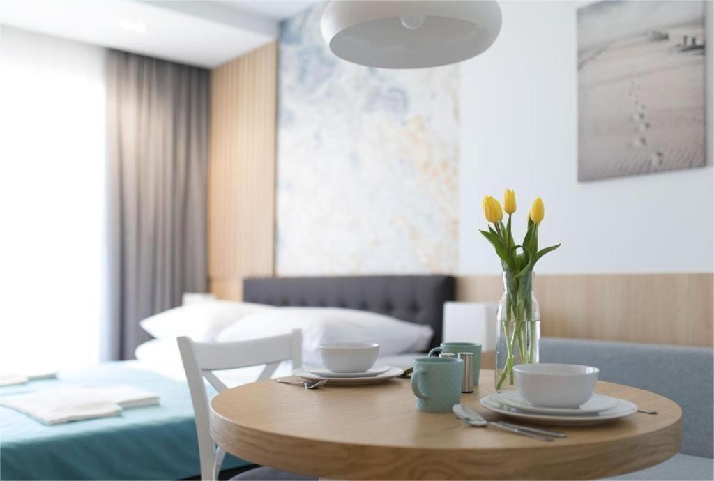 Willa Przy Porcie - Apartamenty Z Aneksami Kuchennymi Ustka Esterno foto