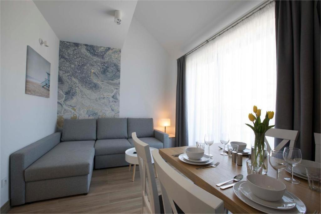 Willa Przy Porcie - Apartamenty Z Aneksami Kuchennymi Ustka Esterno foto